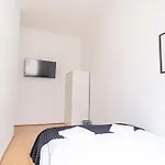 Sweet 3Br Shared Apt Near Wiener Stadthalle & Central